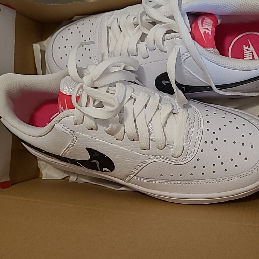 Women Nike Court Vision Low